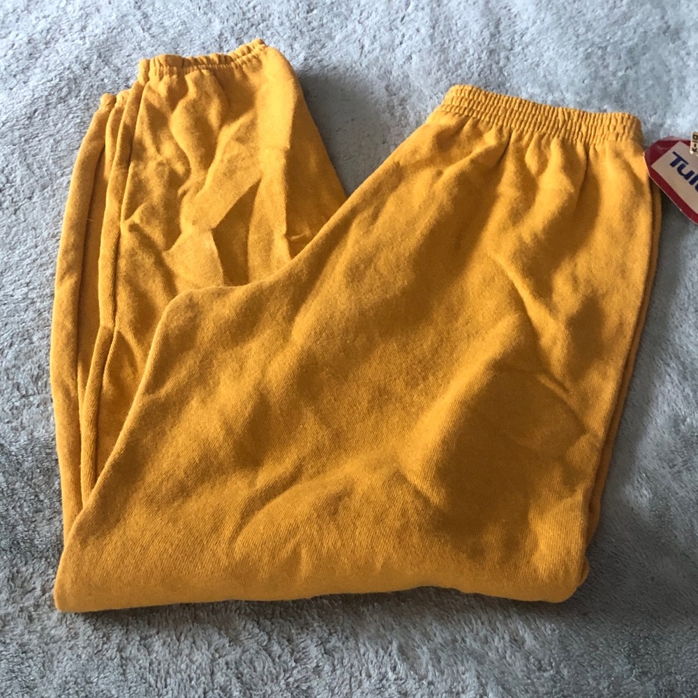 Ladies Yellow Fleece Sweatpants - Unbranded no pockets